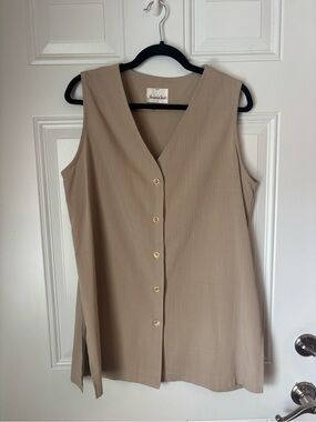 Vintage Jessica Smith Beige Sleeveless Tunic Top